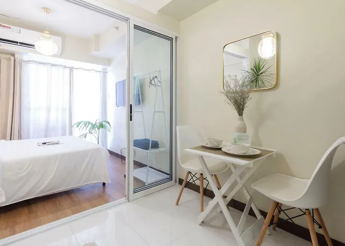 Guest house Fiber-powered Tropical Oasis Manila
